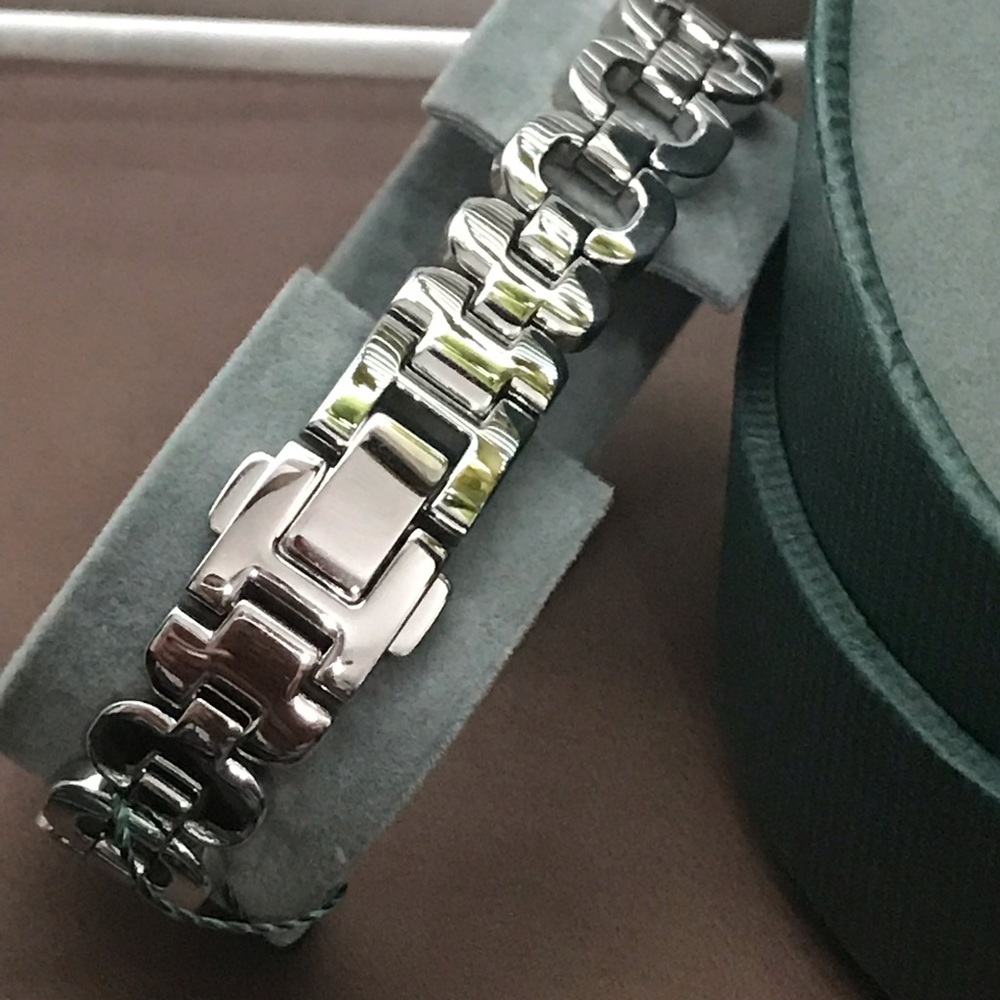 NWT Women’s Citizen Watch - Picture 5 of 8